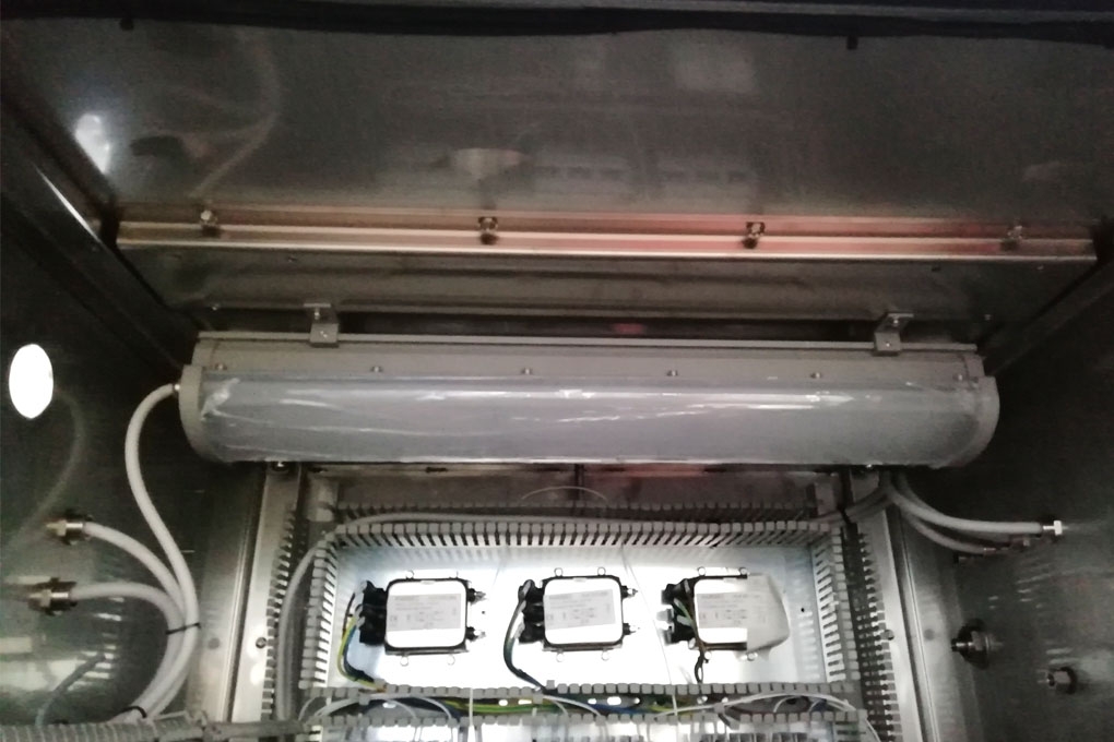 Luminaries are installed in explosion-proof boxes - Italy
